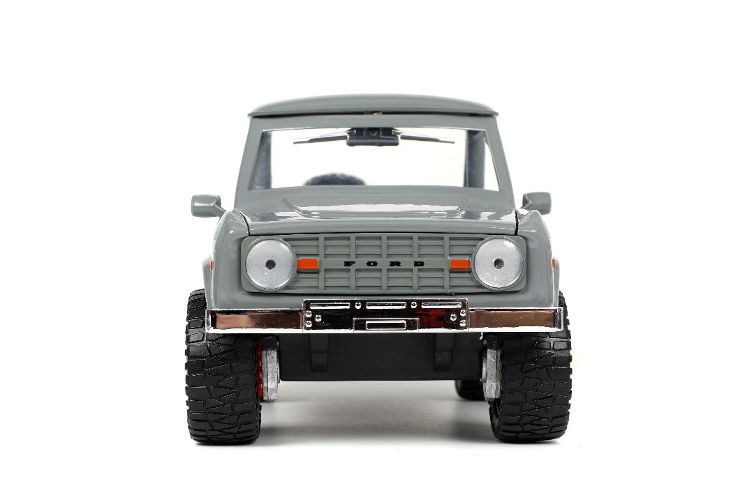 Jada 1/24 "Just Trucks" with Rack - 1973 Ford Bronco - Click Image to Close