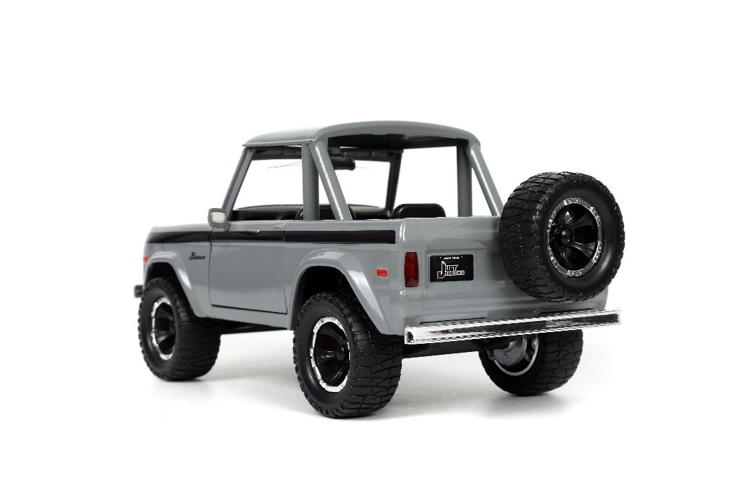 Jada 1/24 "Just Trucks" with Rack - 1973 Ford Bronco