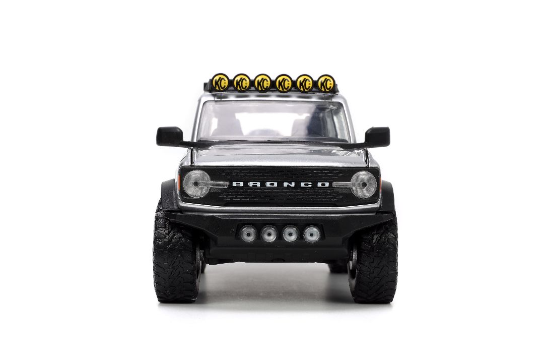 Jada 1/24 "Just Trucks" with Rack - 2021 Ford Bronco