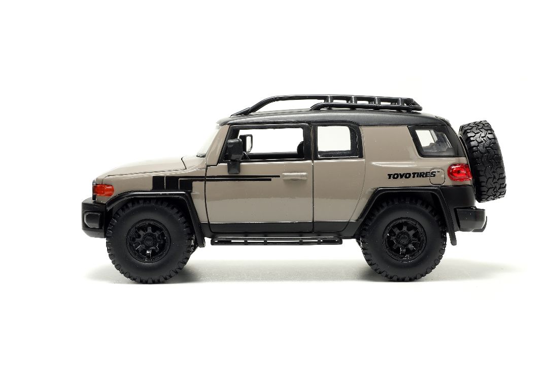 Jada 1/24 "Just Trucks" with Rack - Toyota FJ Cruiser - Click Image to Close