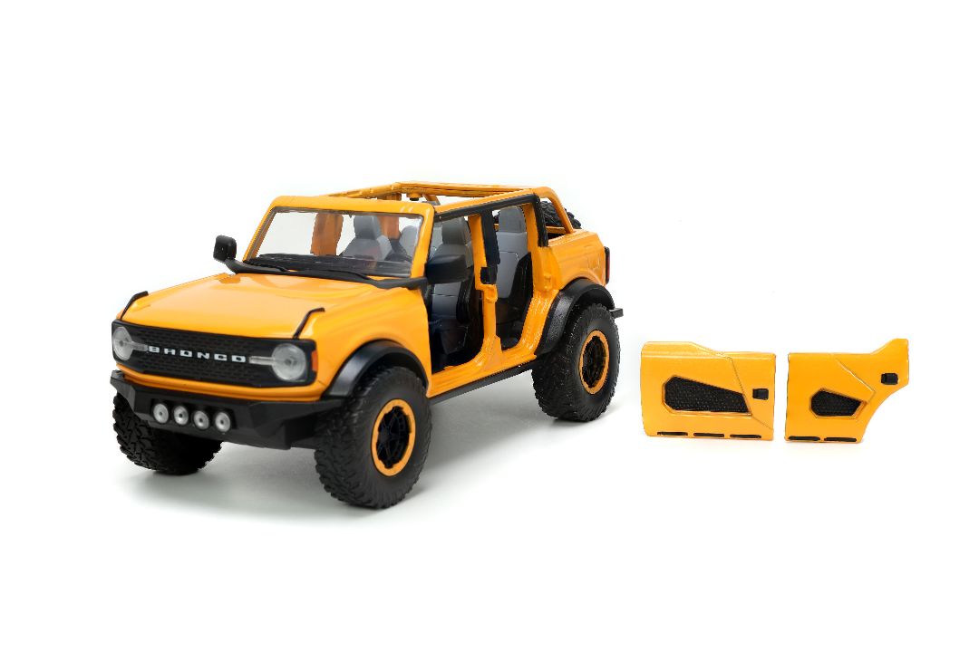 Jada 1/24 "Just Trucks" with Rack2021 Ford Bronco