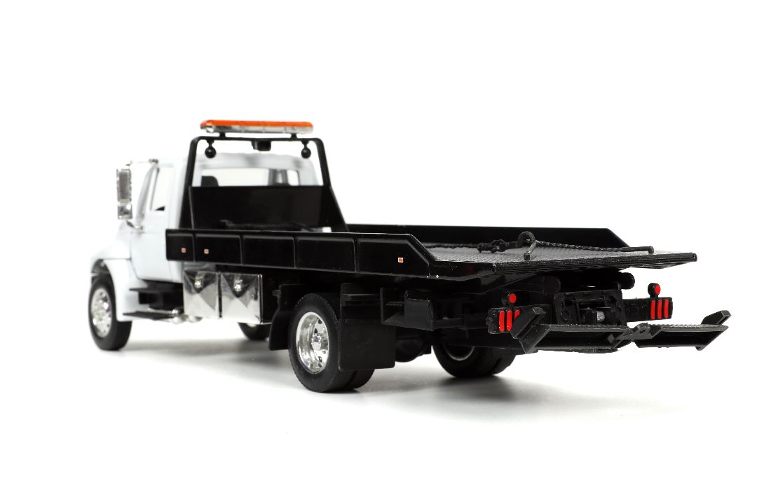 Jada 1/24 International Flat Bed Truck - Glossy White