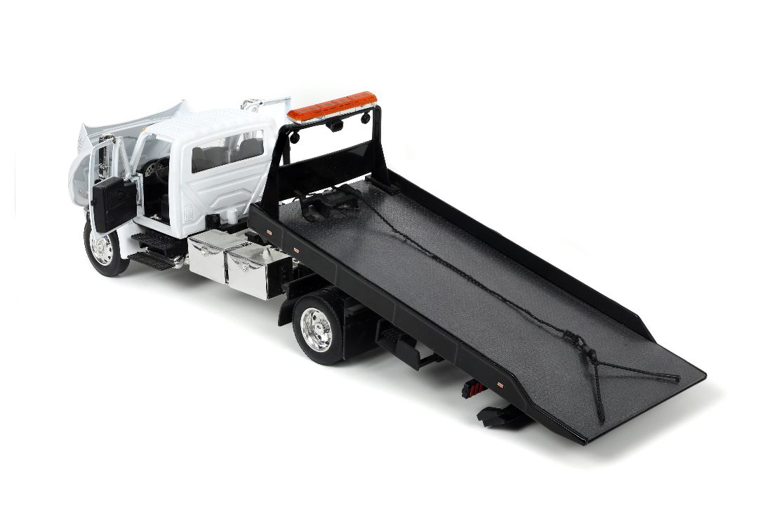 Jada 1/24 International Flat Bed Truck - Glossy White - Click Image to Close