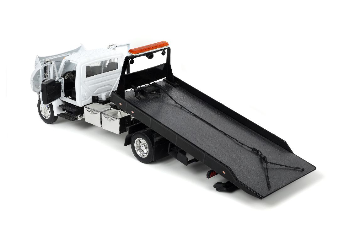 Jada 1/24 International Flat Bed Truck - Glossy White