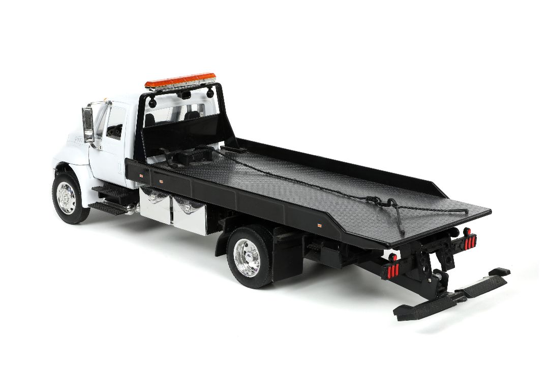 Jada 1/24 International Flat Bed Truck - Glossy White