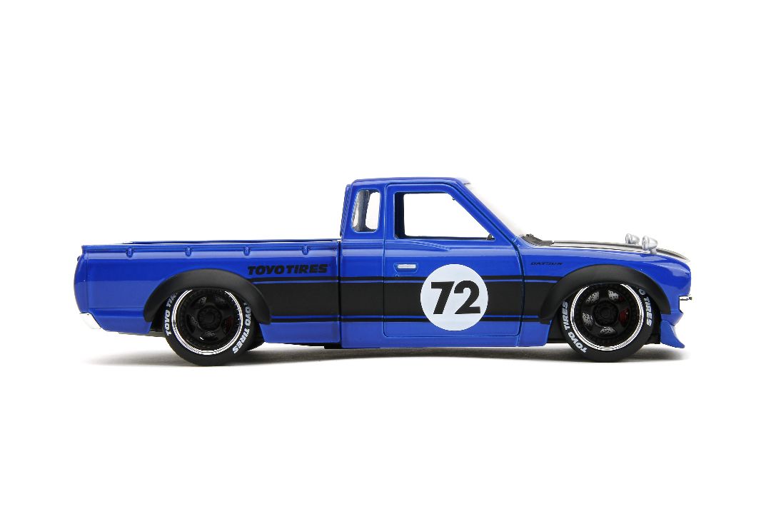 Jada 1/24 "Just Trucks" w/Rack 1972 Datsun 620 Pickup-Glossy Blu - Click Image to Close