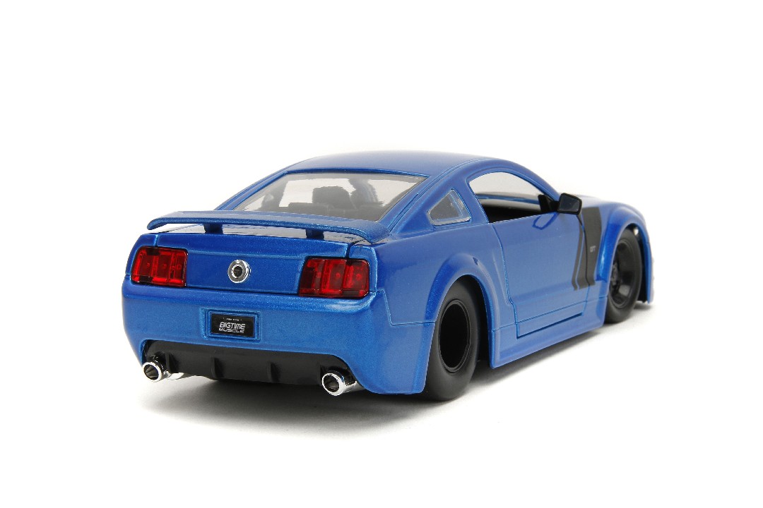 Jada 1/24 "BIGTIME Muscle" 2006 Ford Mustang GT