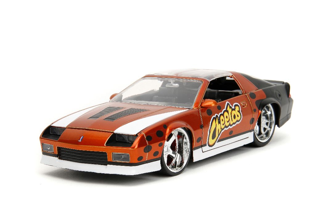 Jada 1/24 "Hollywood Rides" Cheetos 1985 Chevy Camaro w/Chester