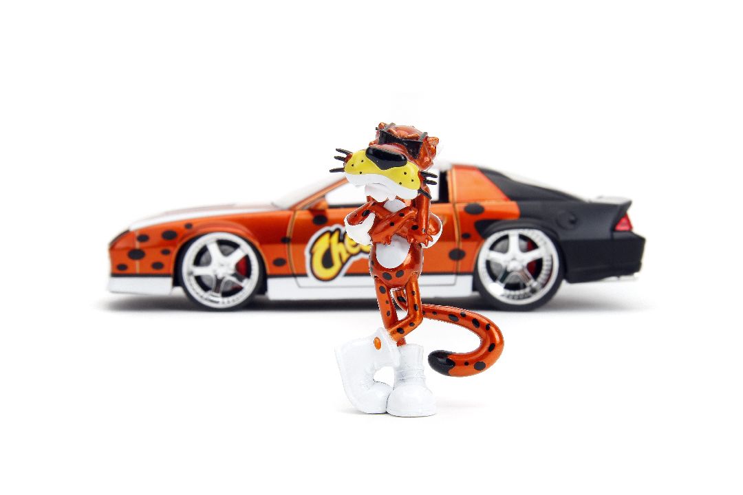 Jada 1/24 "Hollywood Rides" Cheetos 1985 Chevy Camaro w/Chester