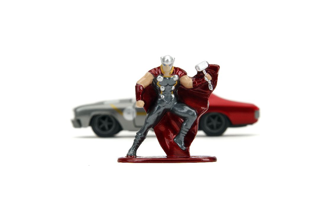 Jada 1/32 "Hollywood Rides" Marvel 1970 Chevelle SS w/Thor - Click Image to Close