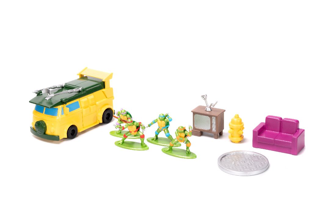 Jada Nano Scene TMNT Turtle Lair with 4 Figures