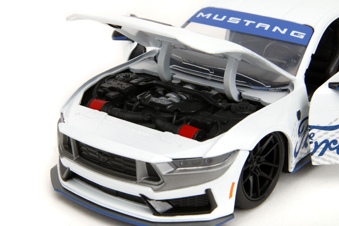 Jada 1/24 "BIGTIME Muscle" 2024 Mustang Dark Horse - White - Click Image to Close
