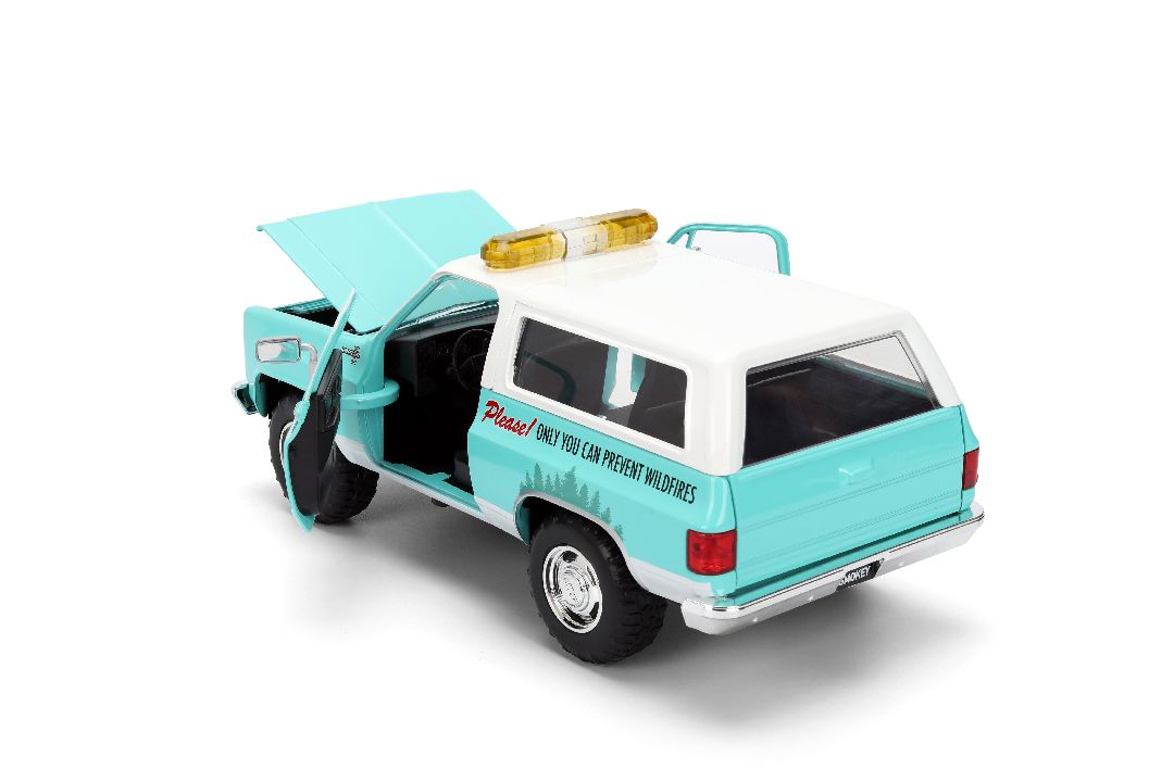 Jada 1/24 "Hollywood Rides" - 1980 Chevy Blazer w/ Smokey Bear
