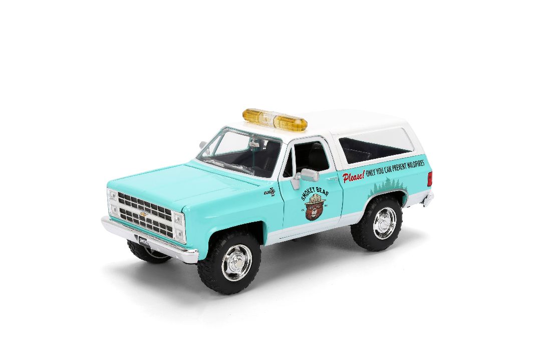 Jada 1/24 "Hollywood Rides" - 1980 Chevy Blazer w/ Smokey Bear