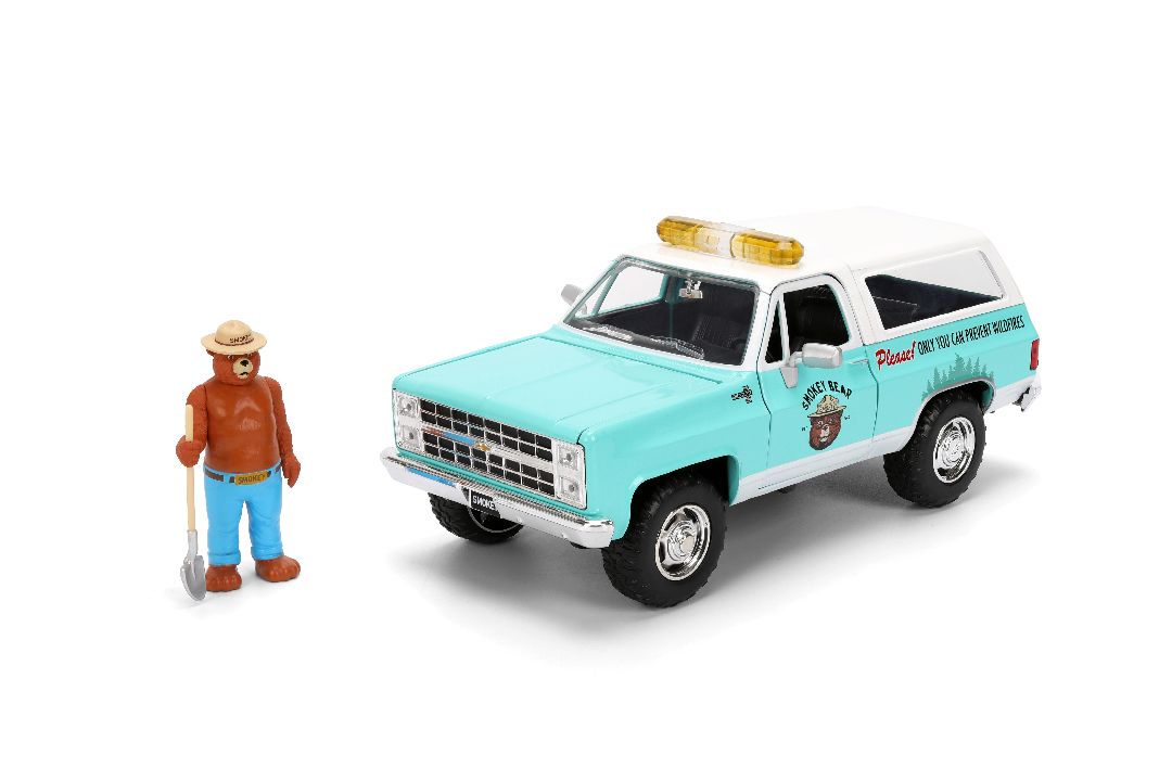 Jada 1/24 "Hollywood Rides" - 1980 Chevy Blazer w/ Smokey Bear
