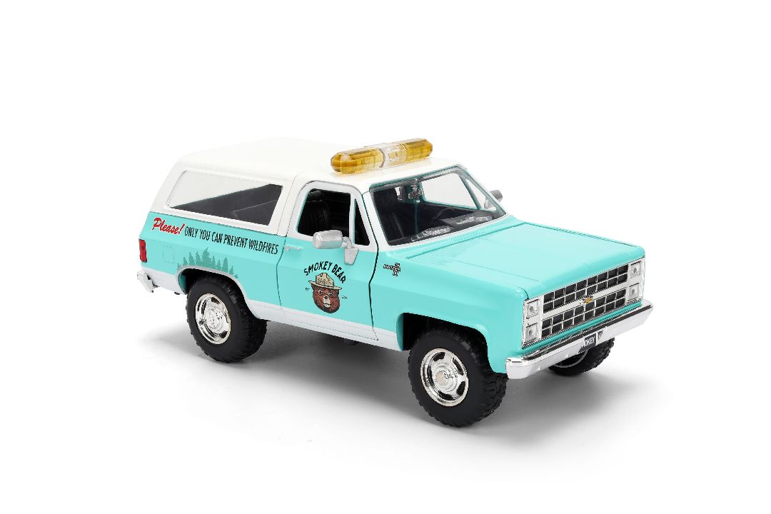 Jada 1/24 "Hollywood Rides" - 1980 Chevy Blazer w/ Smokey Bear