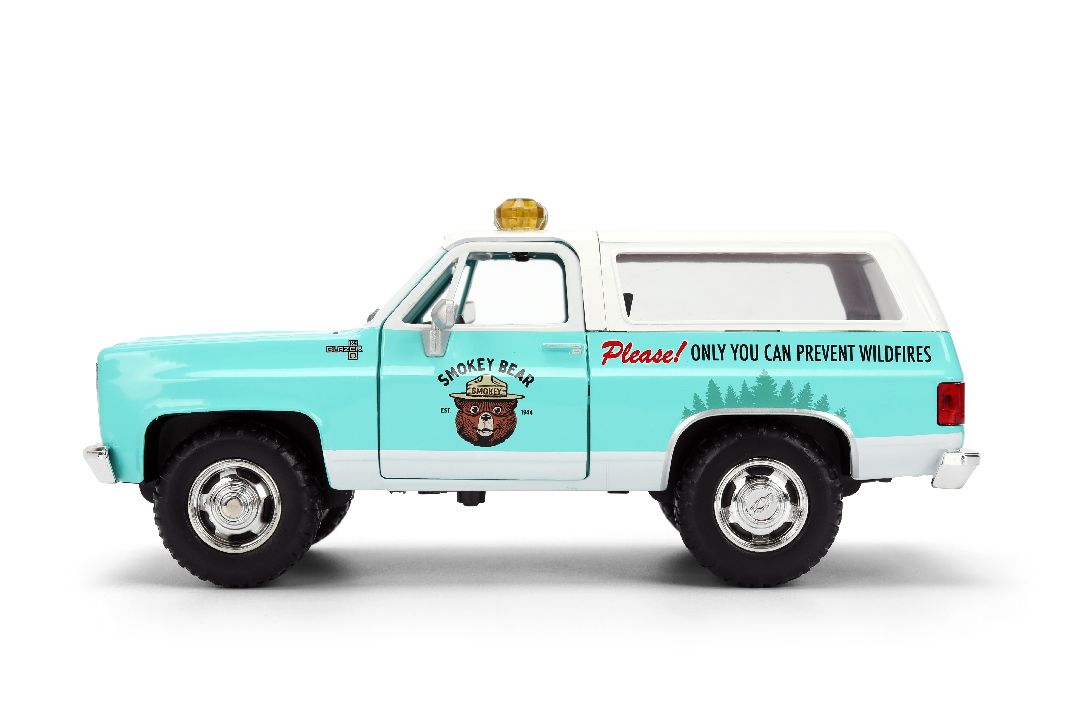Jada 1/24 "Hollywood Rides" - 1980 Chevy Blazer w/ Smokey Bear