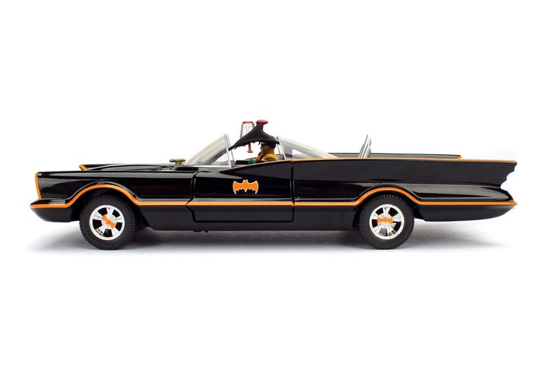 Jada 1/24 "Batman Classic TV Series" Batmobile w/ figures 1966 - Click Image to Close
