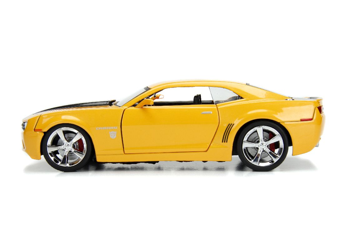 Jada 1/24 Transformers - 2006 Camaro Bumblebee W/Coin - Click Image to Close