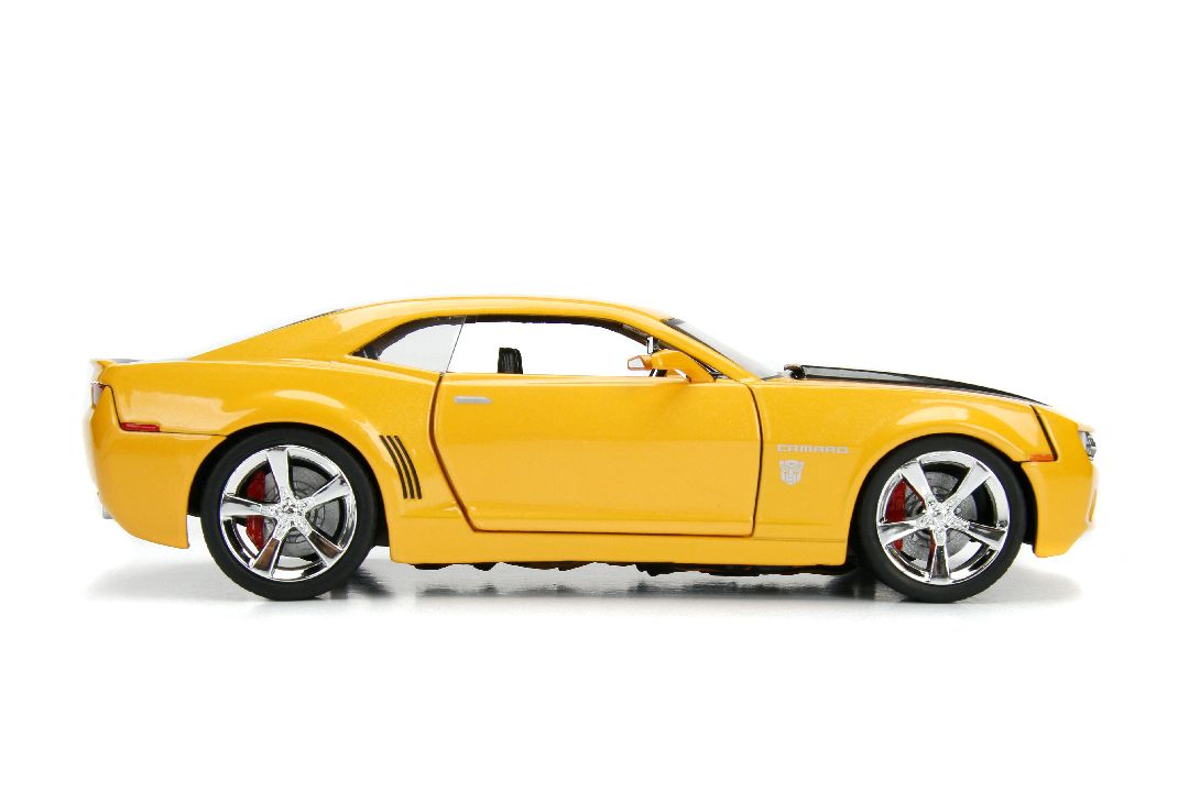 Jada 1/24 Transformers - 2006 Camaro Bumblebee W/Coin - Click Image to Close