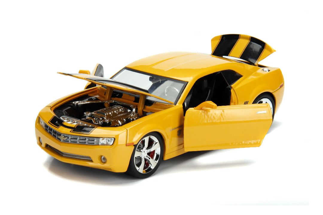 Jada 1/24 Transformers - 2006 Camaro Bumblebee W/Coin - Click Image to Close