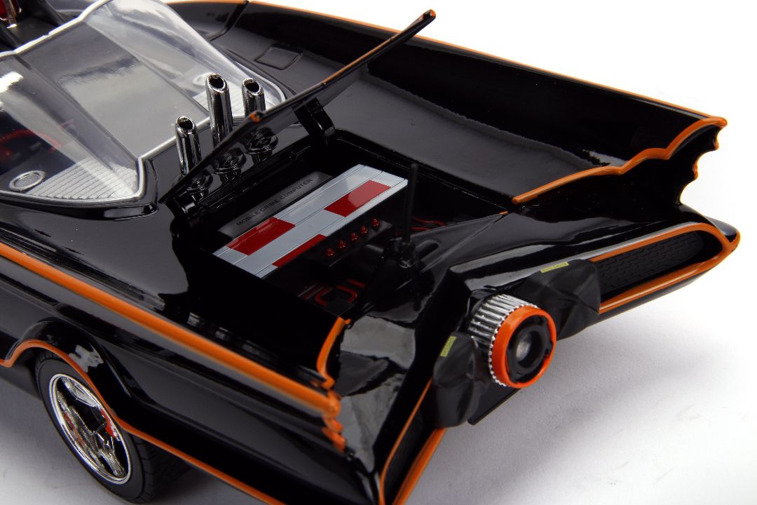 Jada 1/18 "Hollywood Rides" 1966 TV Series Batmobile with Batman - Click Image to Close