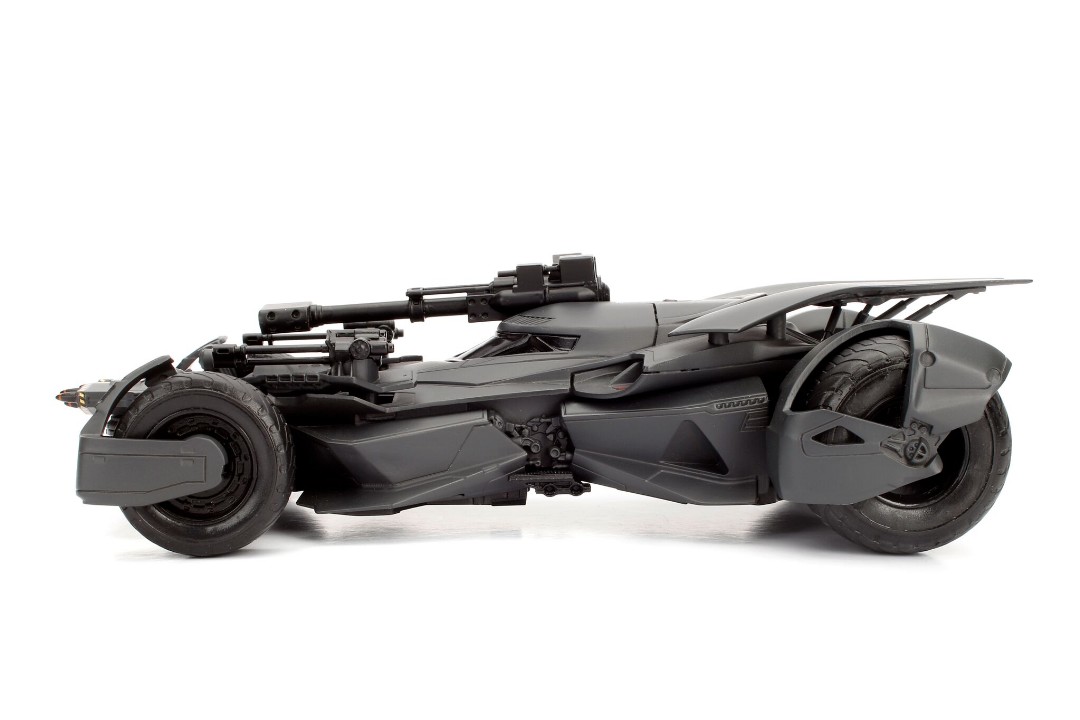 Jada 1/24 "Justice League" Batmobile w/ Batman Figure - 2017