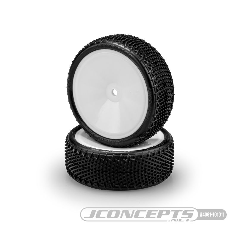 Jconcepts - Fuzz Bite LP (wide) 2wd front - pre-mounted on 3347W wheels (Fits – 2wd buggy front)