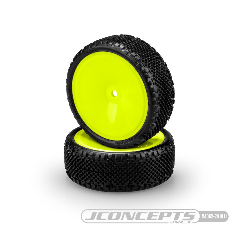 Jconcepts - Pin Swag LP (wide) 2wd front - pre-mounted on 3347Y wheels (Fits – 2wd buggy front)