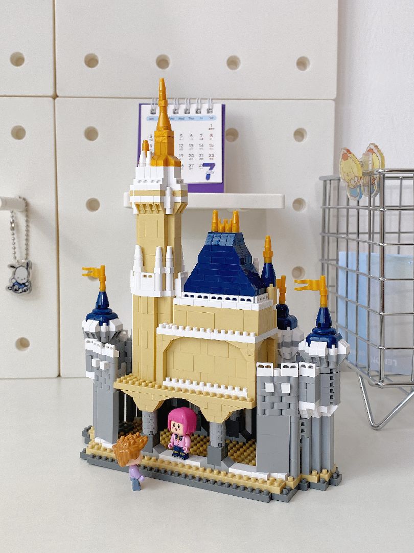 KOCO Dreamy castle - 1274 Pieces