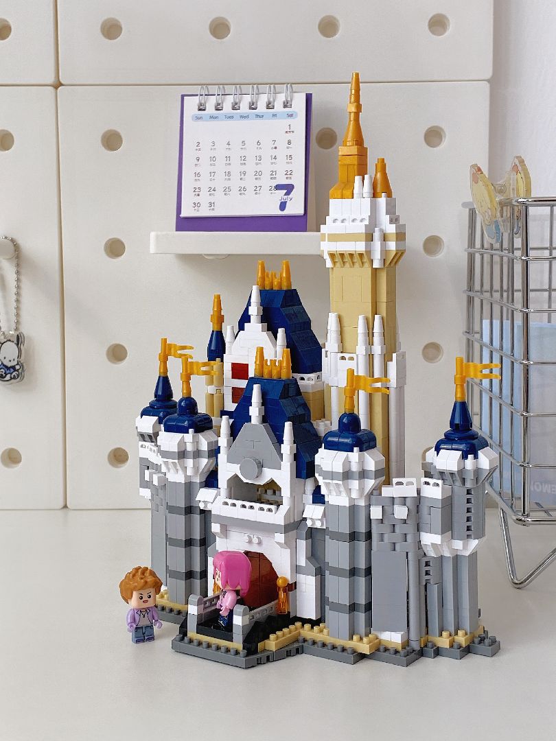 KOCO Dreamy castle - 1274 Pieces