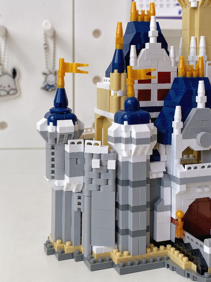 KOCO Dreamy castle - 1274 Pieces