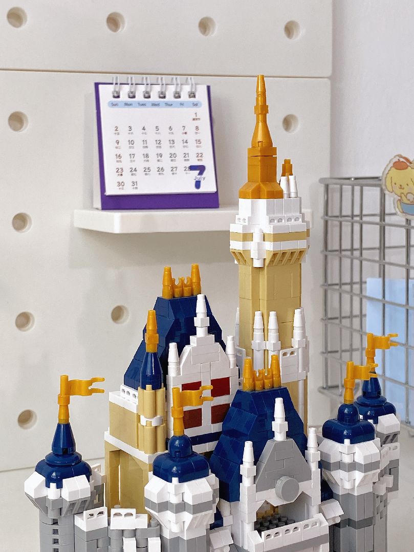 KOCO Dreamy castle - 1274 Pieces