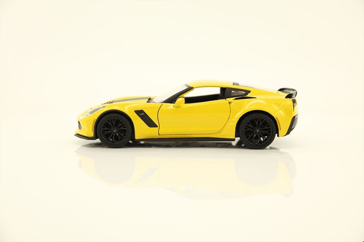 Maisto 1/24 SE 2015 Chevrolet Corvette ZO6 - Yellow