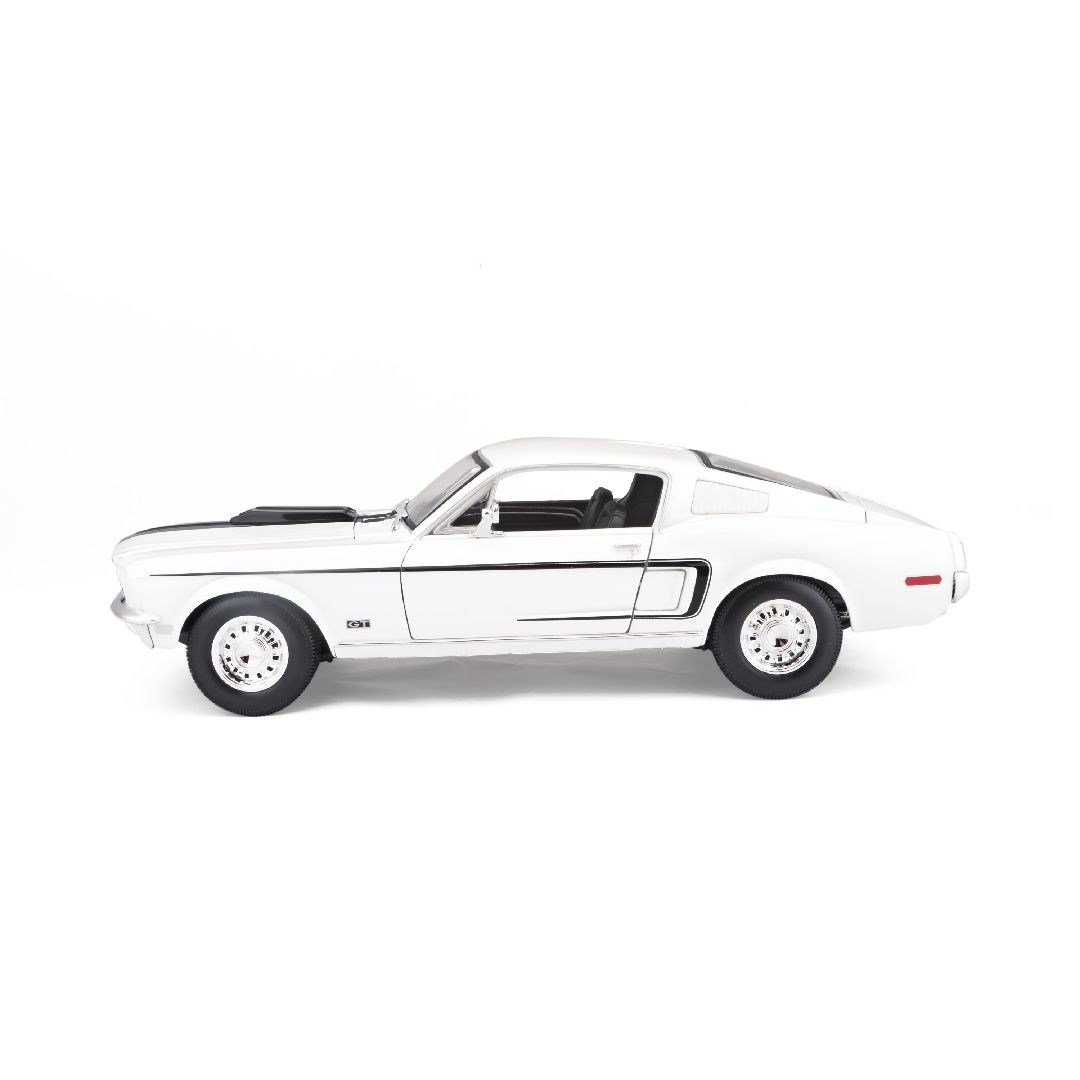 Maisto 1/18 SE 1968 Ford Mustang GT Cobra Jet - White