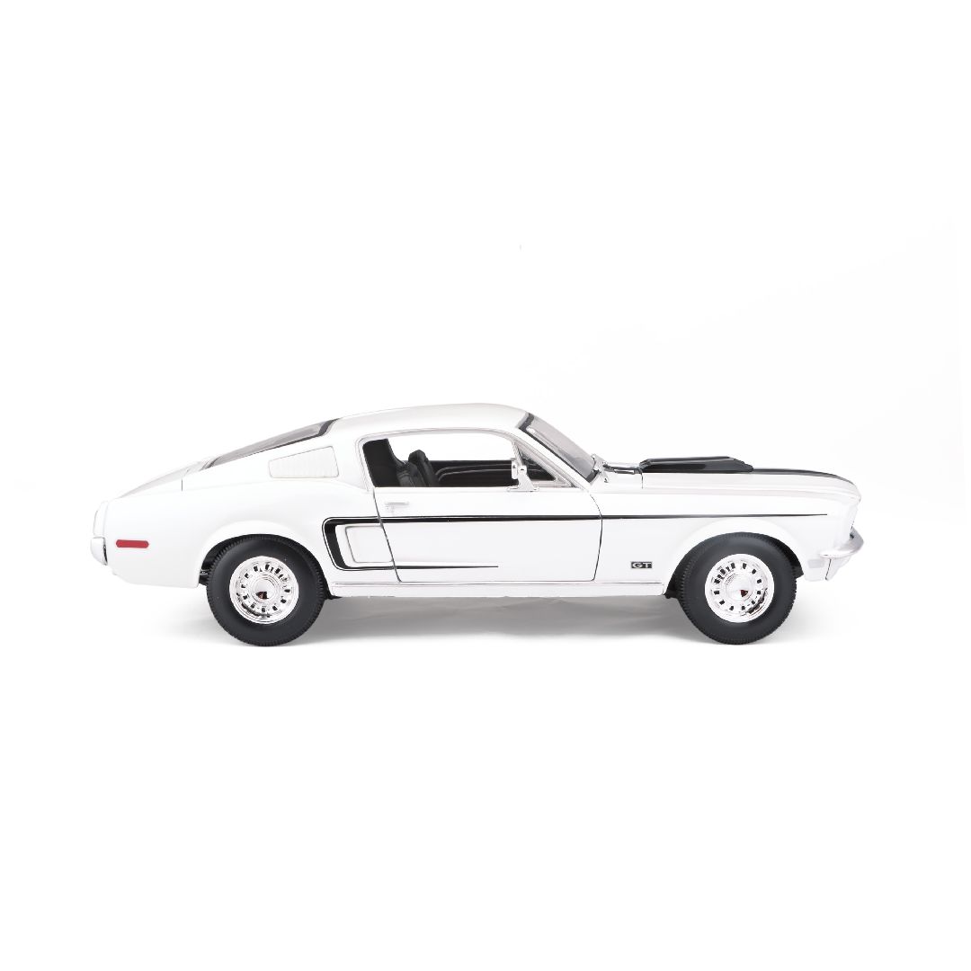 Maisto 1/18 SE 1968 Ford Mustang GT Cobra Jet - White