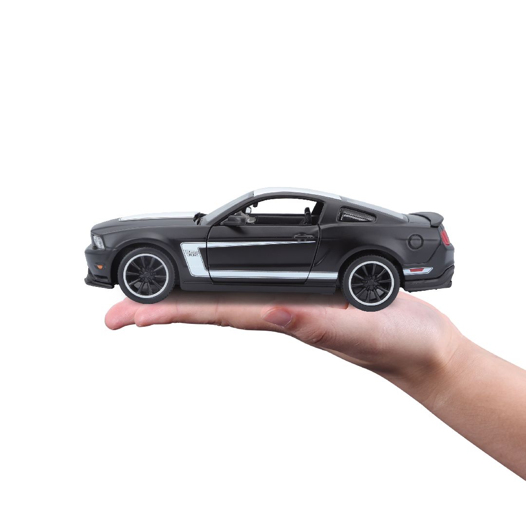 Maisto 1/24 SE 2012 Ford Mustang Boss 302 - Matte Black