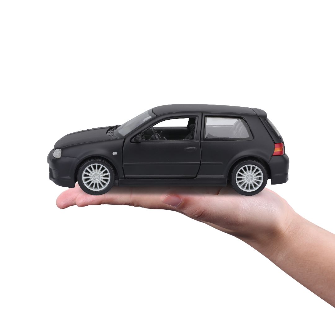 Maisto 1/24 SE Volkswagen Golf R32 - Dull Black