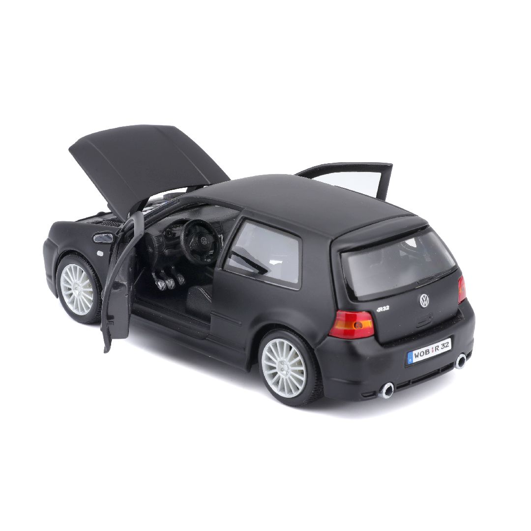 Maisto 1/24 SE Volkswagen Golf R32 - Dull Black