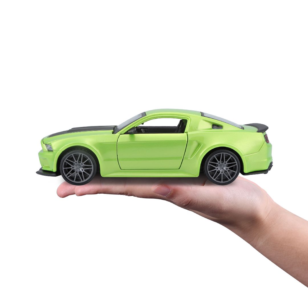 Maisto 1/24 SE 2014 Mustang Street Racer - Metallic Light Green