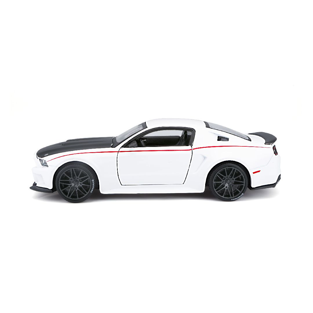 Maisto 1/24 SE 2014 Ford Mustang Street Racer - White