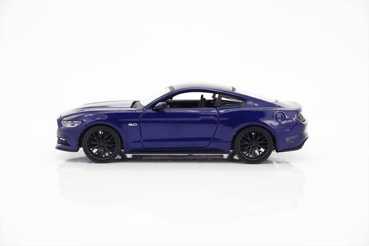 Maisto 1/24 SE 2015 Ford Mustang GT - Metallic Blue