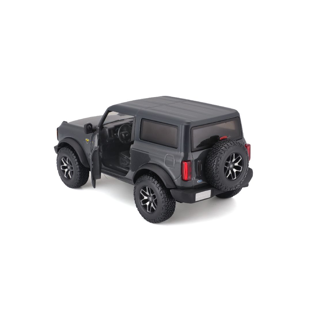 Maisto 1/24 SE 2021 Ford Bronco Badlands 2 dr. - Grey