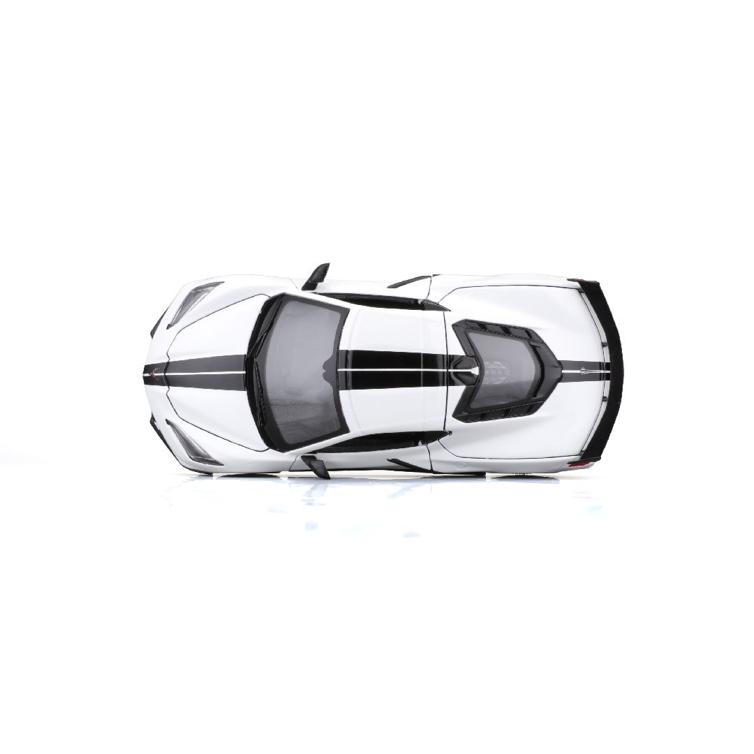 Maisto 1/24 SE 2020 Corvette Stingray Coupe High wing - White