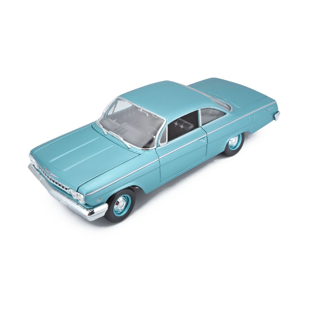 Maisto 1/18 SE 1962 Chevrolet Bel Air - Metallic Light Blue