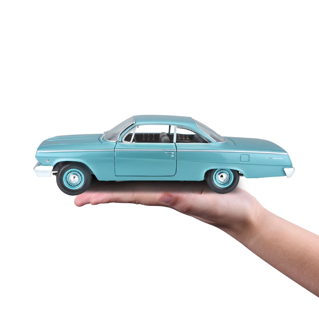 Maisto 1/18 SE 1962 Chevrolet Bel Air - Metallic Light Blue