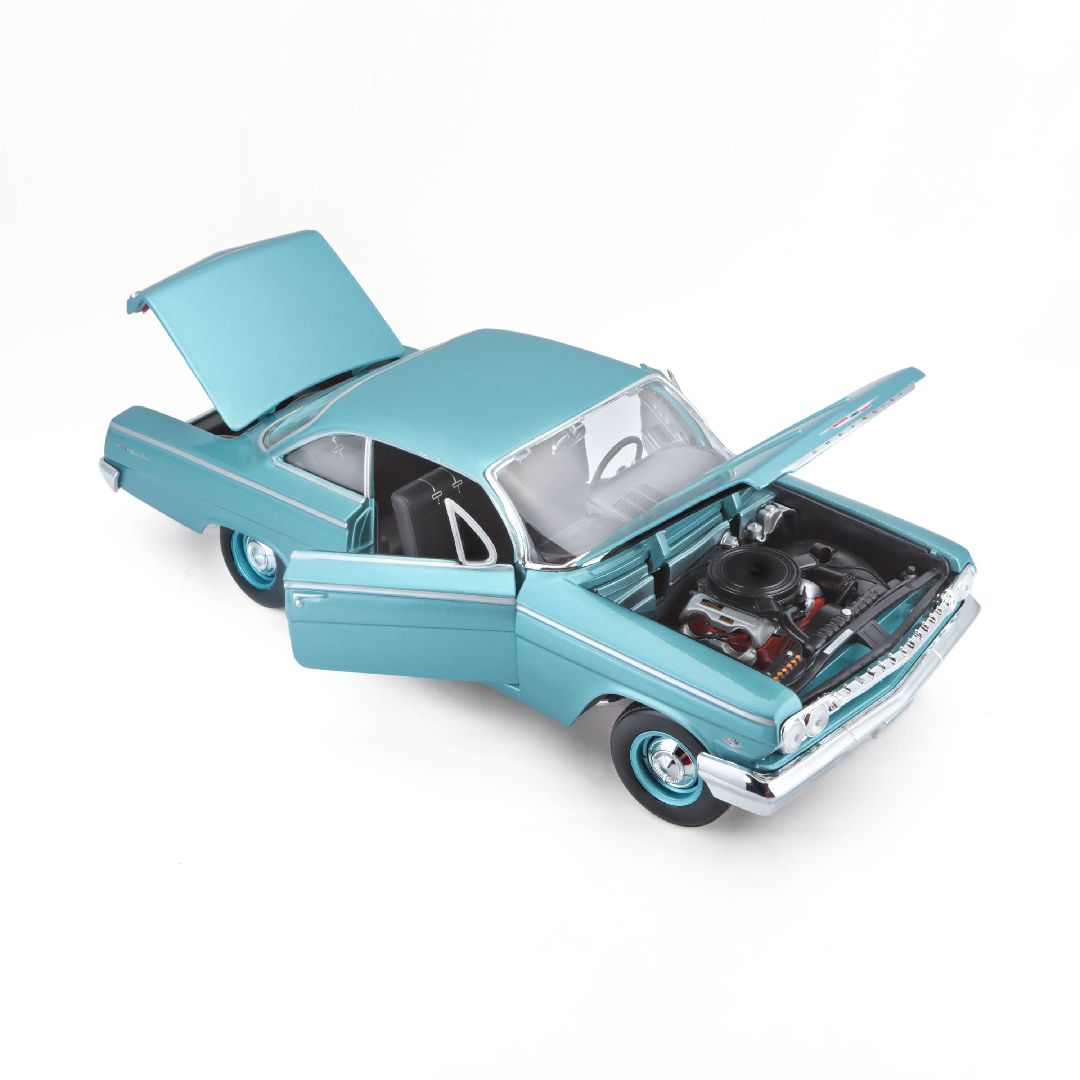 Maisto 1/18 SE 1962 Chevrolet Bel Air - Metallic Light Blue