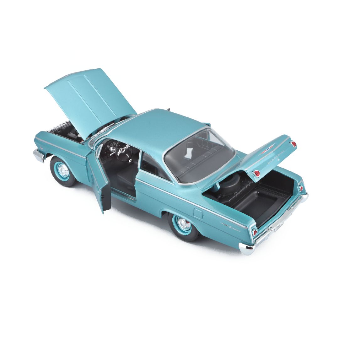 Maisto 1/18 SE 1962 Chevrolet Bel Air - Metallic Light Blue