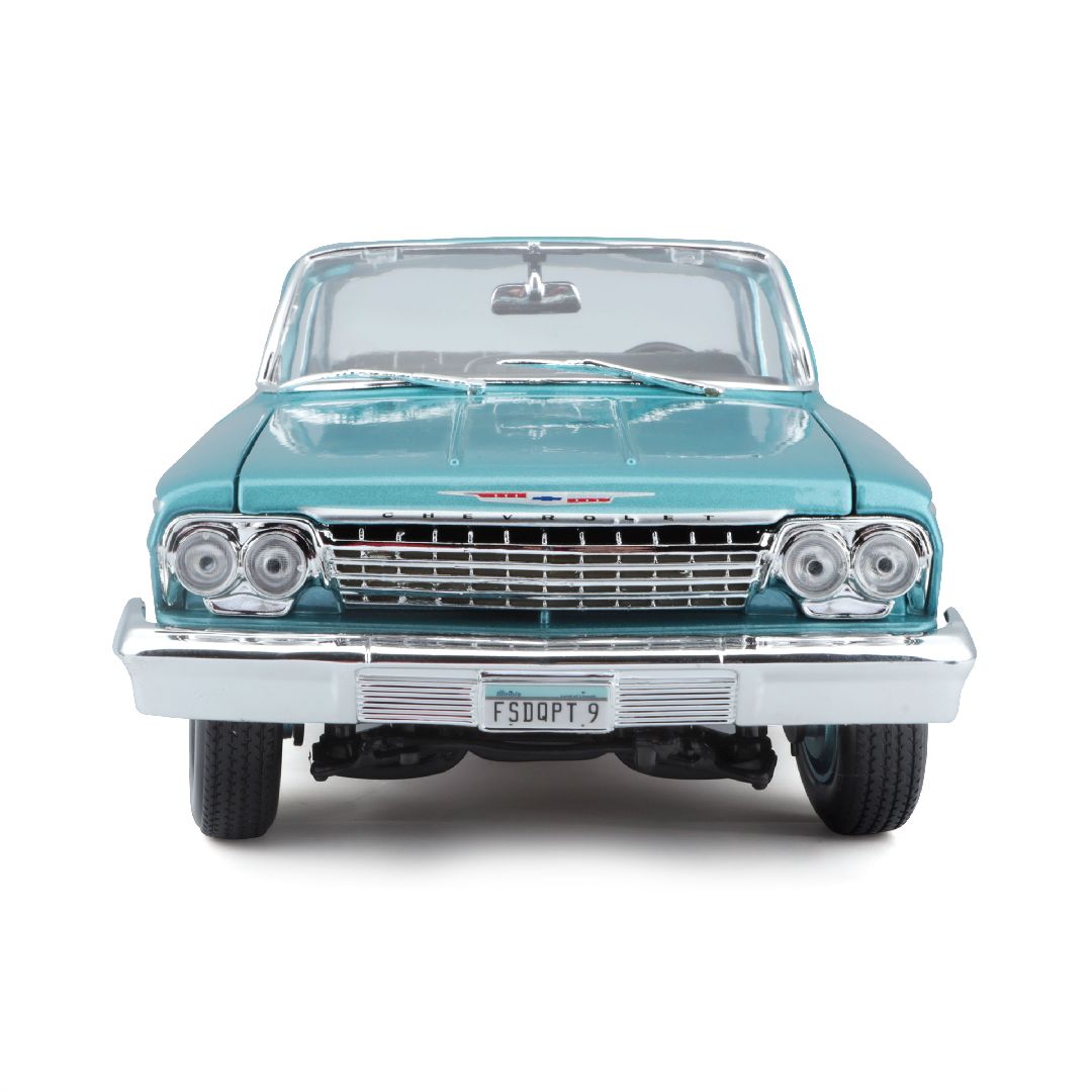 Maisto 1/18 SE 1962 Chevrolet Bel Air - Metallic Light Blue