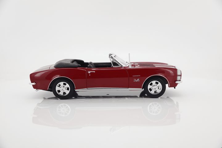 Maisto 1/18 SE 1967 Chevrolet Camaro SS 396 Convertable - Red